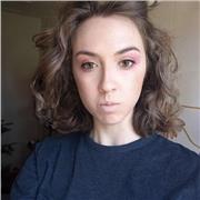 Insegnante di italiano madrelingua, laureata in lettere